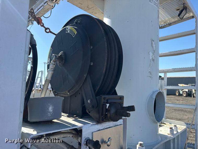 image for item EG2152 2016 Freightliner 114SD crane truck