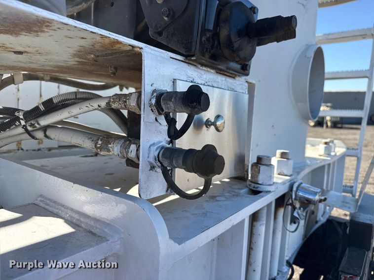 image for item EG2152 2016 Freightliner 114SD crane truck