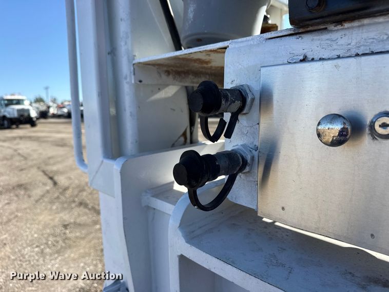 image for item EG2152 2016 Freightliner 114SD crane truck