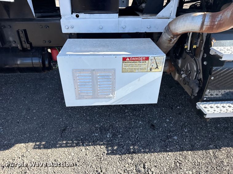 image for item EG2152 2016 Freightliner 114SD crane truck