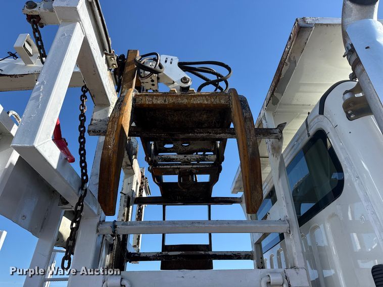 image for item EG2152 2016 Freightliner 114SD crane truck