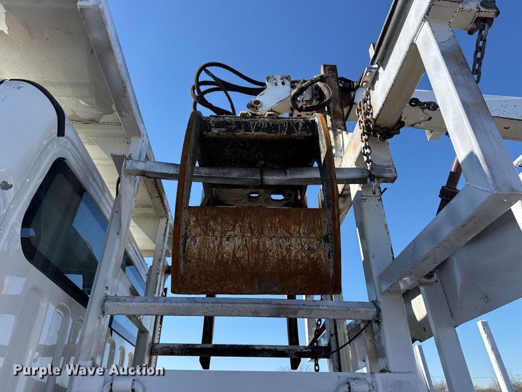 image for item EG2152 2016 Freightliner 114SD crane truck