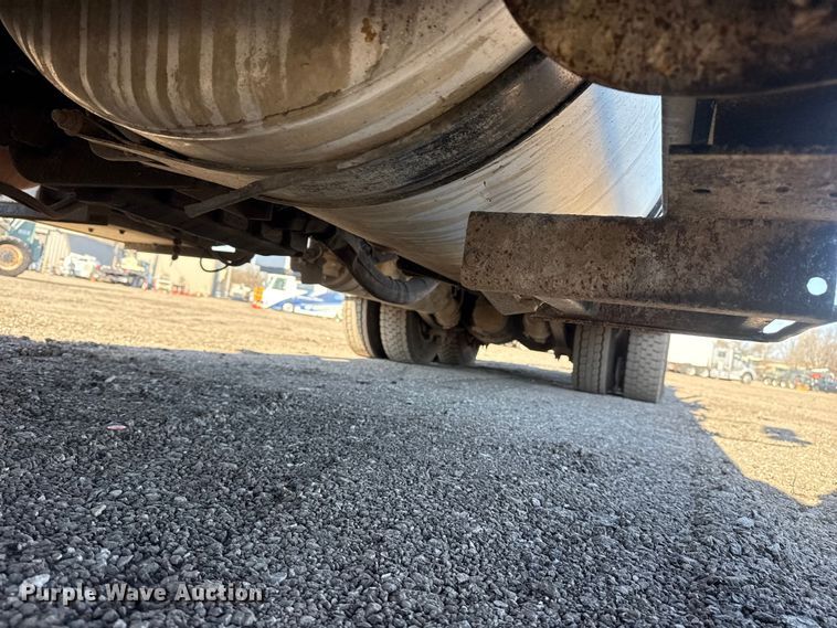 image for item EG2152 2016 Freightliner 114SD crane truck