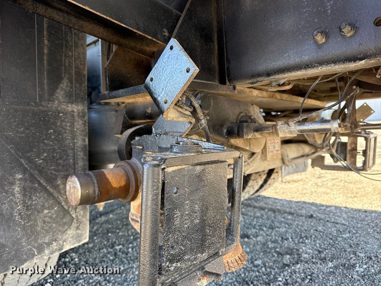 image for item EG2152 2016 Freightliner 114SD crane truck