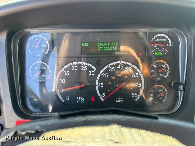 image for item EG2152 2016 Freightliner 114SD crane truck