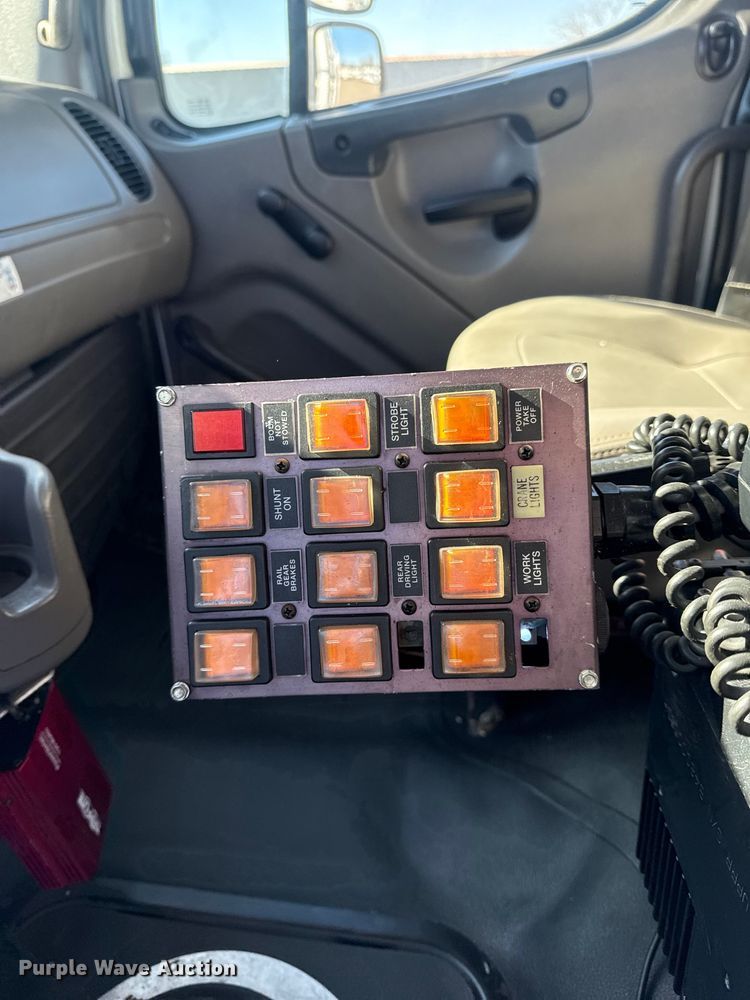 image for item EG2152 2016 Freightliner 114SD crane truck