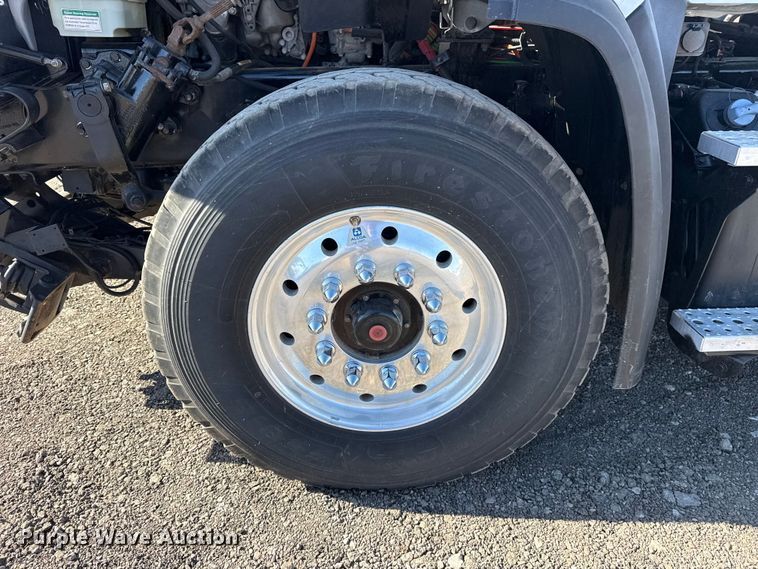 image for item EG2152 2016 Freightliner 114SD crane truck