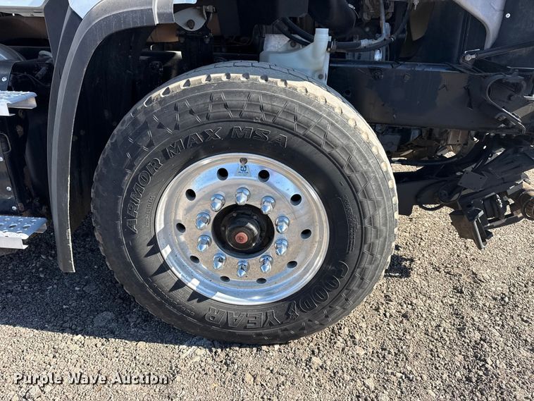 image for item EG2152 2016 Freightliner 114SD crane truck