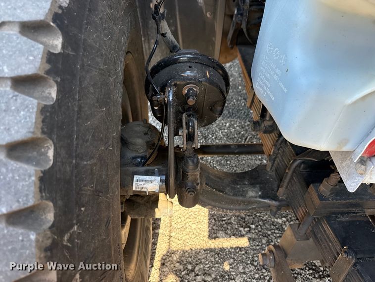 image for item EG2152 2016 Freightliner 114SD crane truck