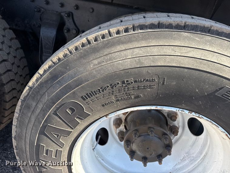 image for item EG2152 2016 Freightliner 114SD crane truck