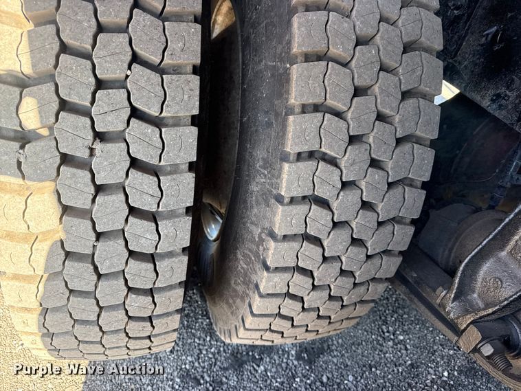 image for item EG2152 2016 Freightliner 114SD crane truck