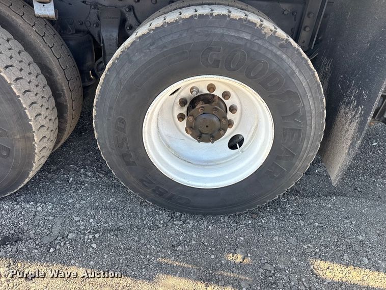 image for item EG2152 2016 Freightliner 114SD crane truck