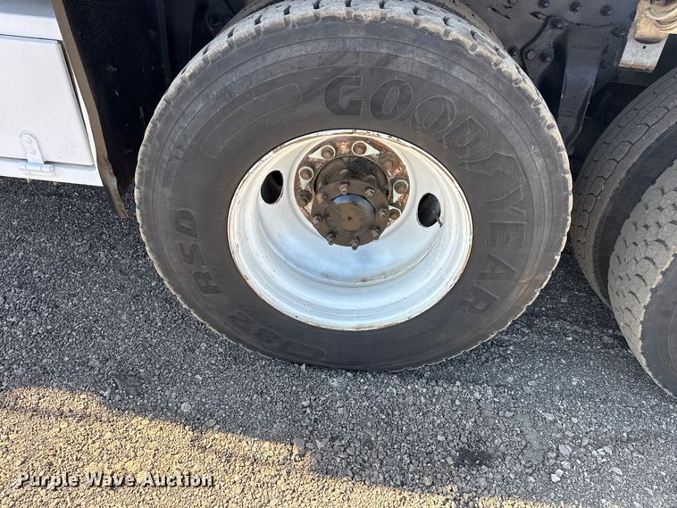 image for item EG2152 2016 Freightliner 114SD crane truck