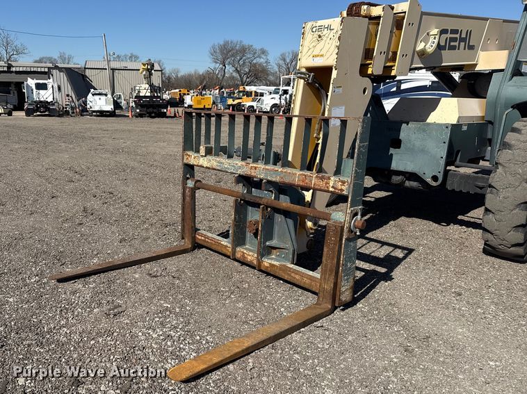 image for item EG2153 2008 Gehl RS8-42 telehandler