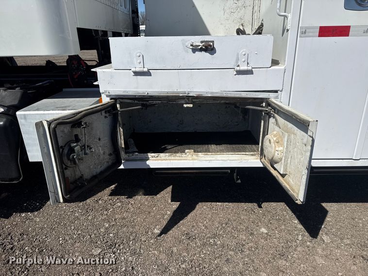 image for item EG2154 2014 Freightliner 108SD utility / service truck