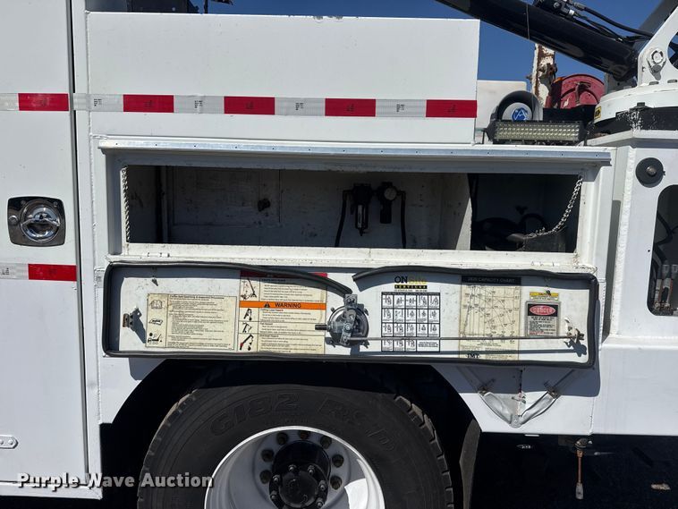 image for item EG2154 2014 Freightliner 108SD utility / service truck