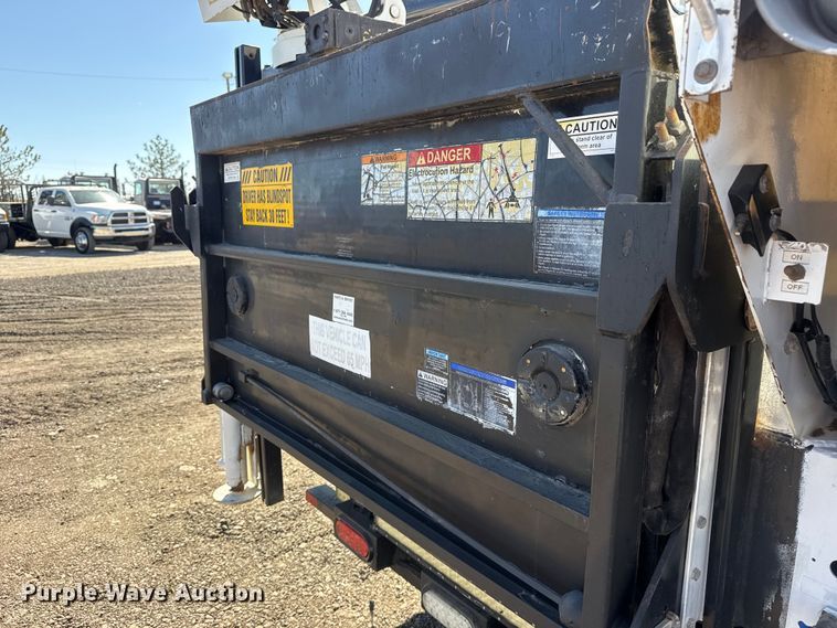 image for item EG2154 2014 Freightliner 108SD utility / service truck