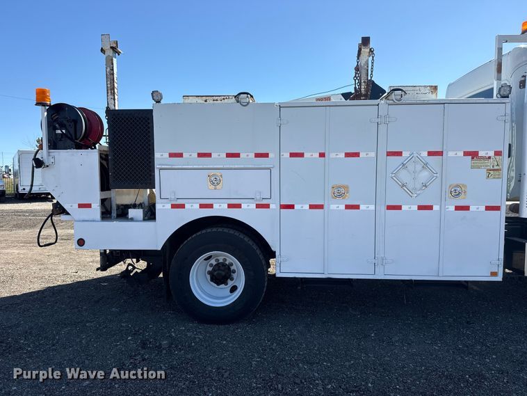 image for item EG2154 2014 Freightliner 108SD utility / service truck