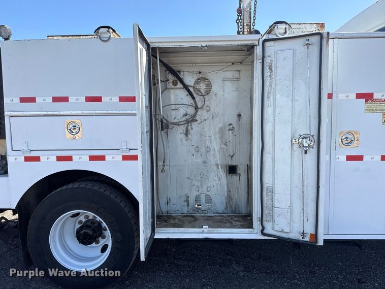 image for item EG2154 2014 Freightliner 108SD utility / service truck