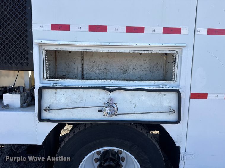 image for item EG2154 2014 Freightliner 108SD utility / service truck