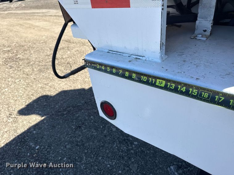 image for item EG2154 2014 Freightliner 108SD utility / service truck