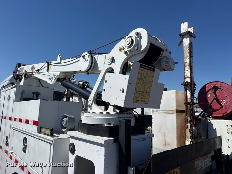 image for item EG2154 2014 Freightliner 108SD utility / service truck