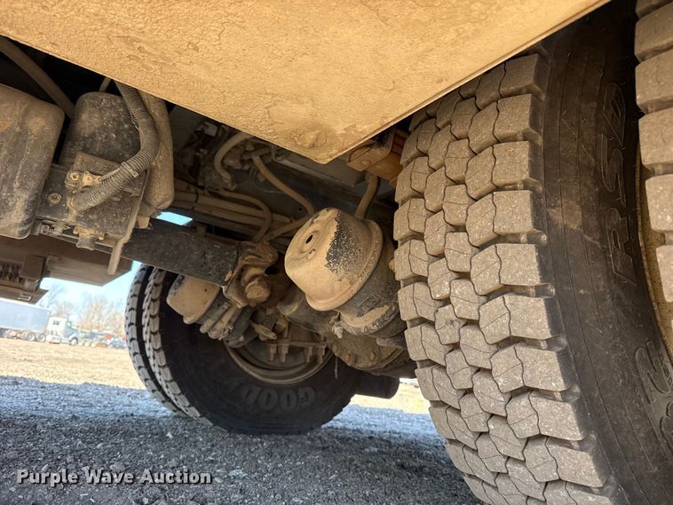 image for item EG2154 2014 Freightliner 108SD utility / service truck