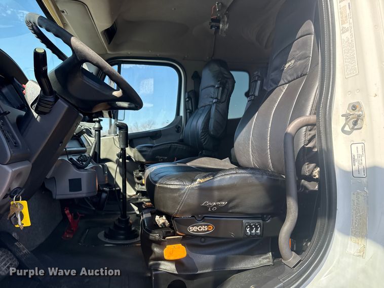 image for item EG2154 2014 Freightliner 108SD utility / service truck