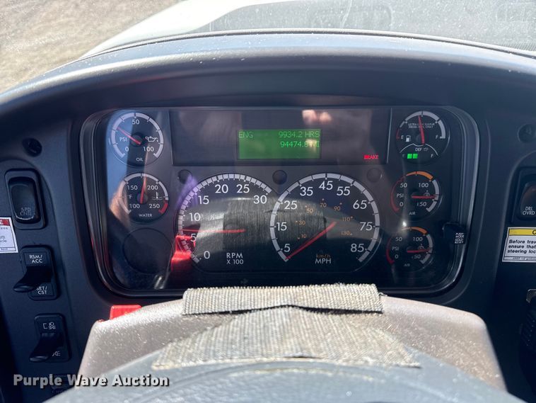 image for item EG2154 2014 Freightliner 108SD utility / service truck