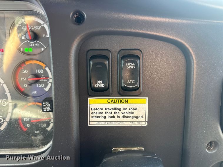 image for item EG2154 2014 Freightliner 108SD utility / service truck