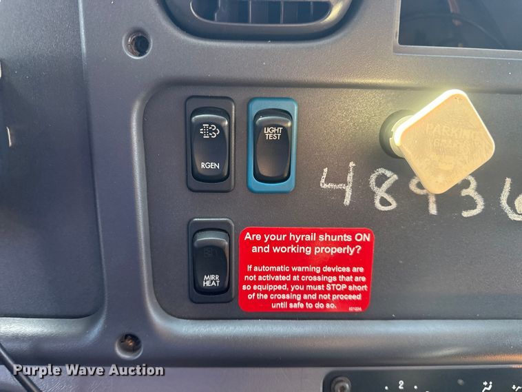 image for item EG2154 2014 Freightliner 108SD utility / service truck