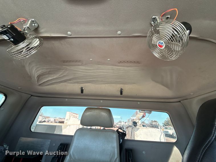 image for item EG2154 2014 Freightliner 108SD utility / service truck