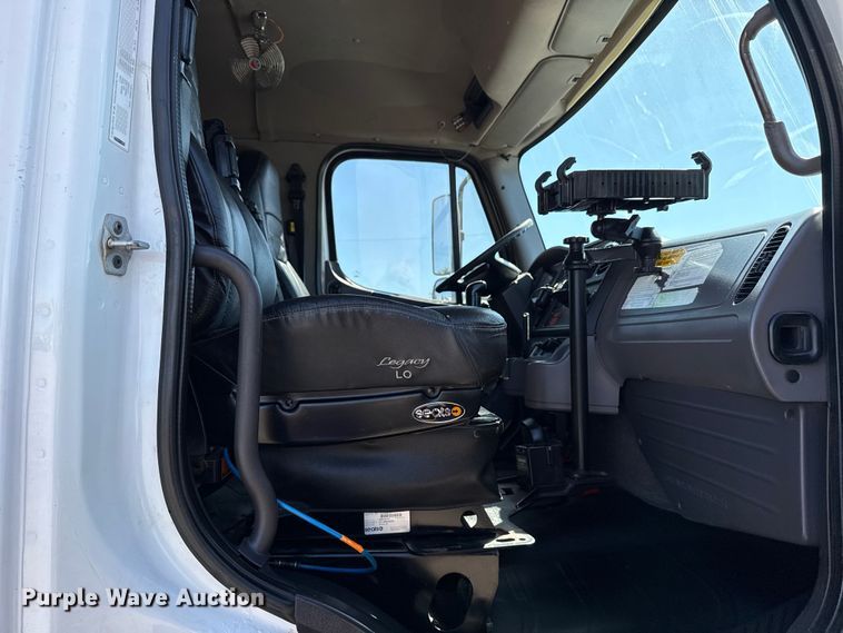 image for item EG2154 2014 Freightliner 108SD utility / service truck