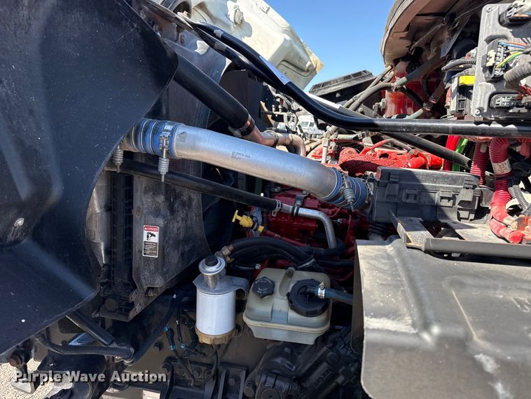 image for item EG2154 2014 Freightliner 108SD utility / service truck