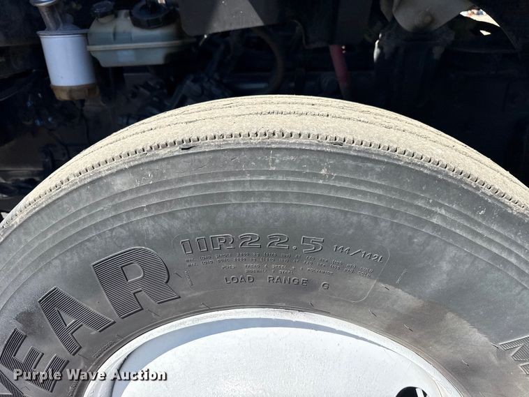 image for item EG2154 2014 Freightliner 108SD utility / service truck