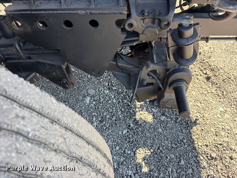 image for item EG2154 2014 Freightliner 108SD utility / service truck