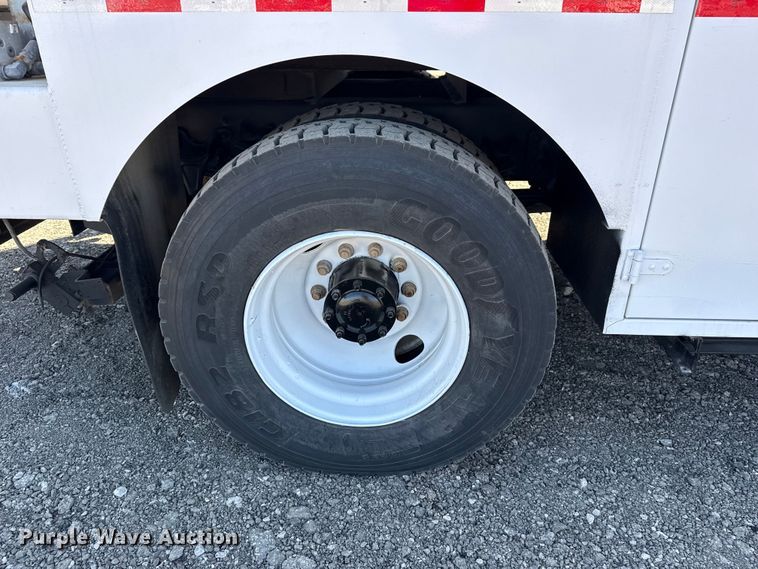 image for item EG2154 2014 Freightliner 108SD utility / service truck