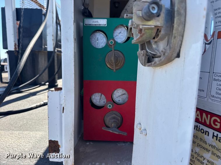 image for item EG2155 2012 Freightliner Business Class M2 utility / service truck