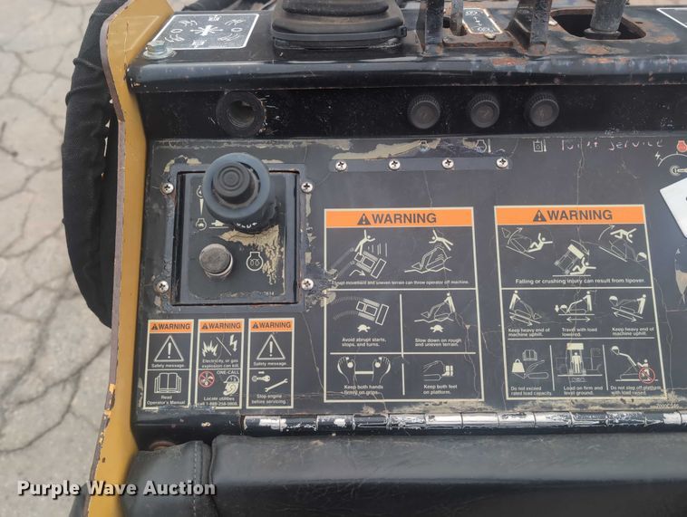 image for item EG2696 2008 Vermeer S600TX compact utility loader