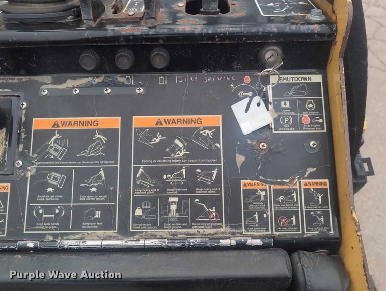 image for item EG2696 2008 Vermeer S600TX compact utility loader