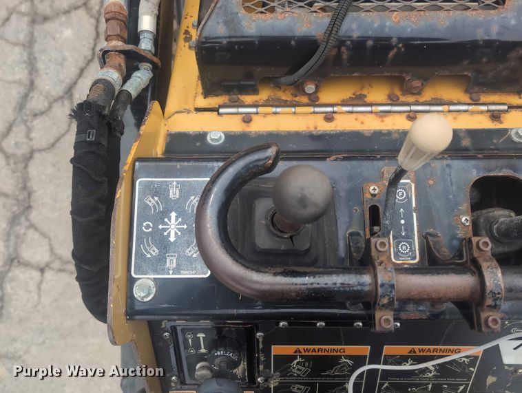 image for item EG2696 2008 Vermeer S600TX compact utility loader