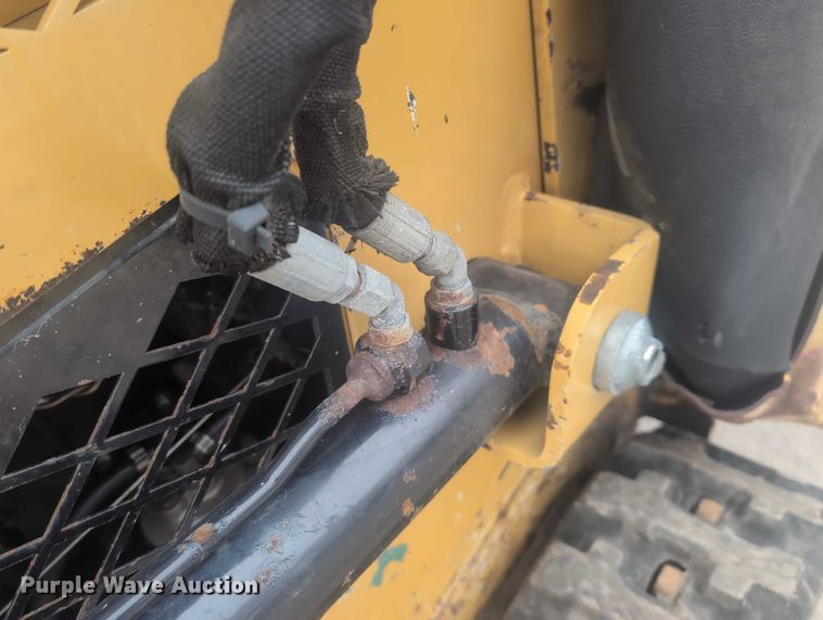 image for item EG2696 2008 Vermeer S600TX compact utility loader