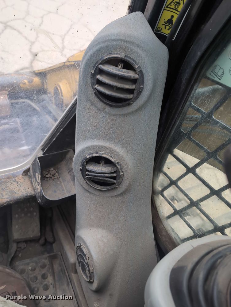 image for item EG2699 2012 Caterpillar 289C2 tracked skid steer loader