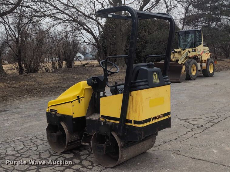 image for item EG2711 1999 Wacker RD11A double drum roller