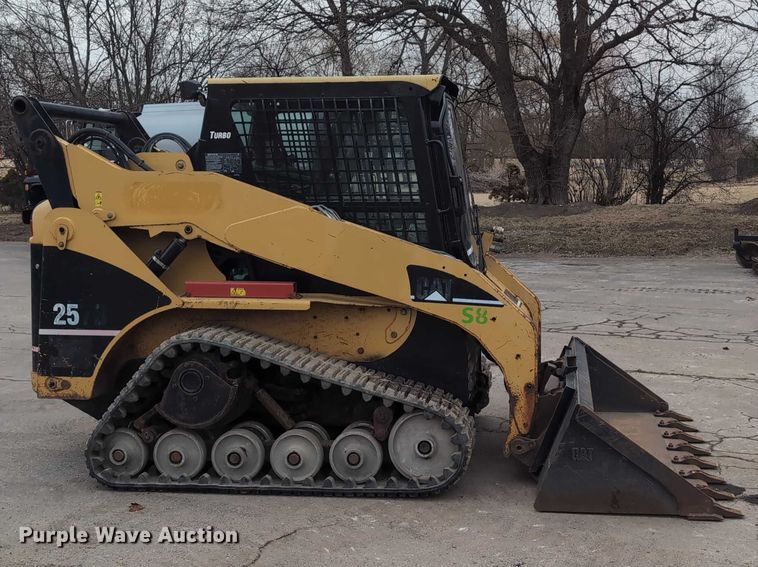image for item EG2722 2007 Caterpillar 257B tracked skid steer loader