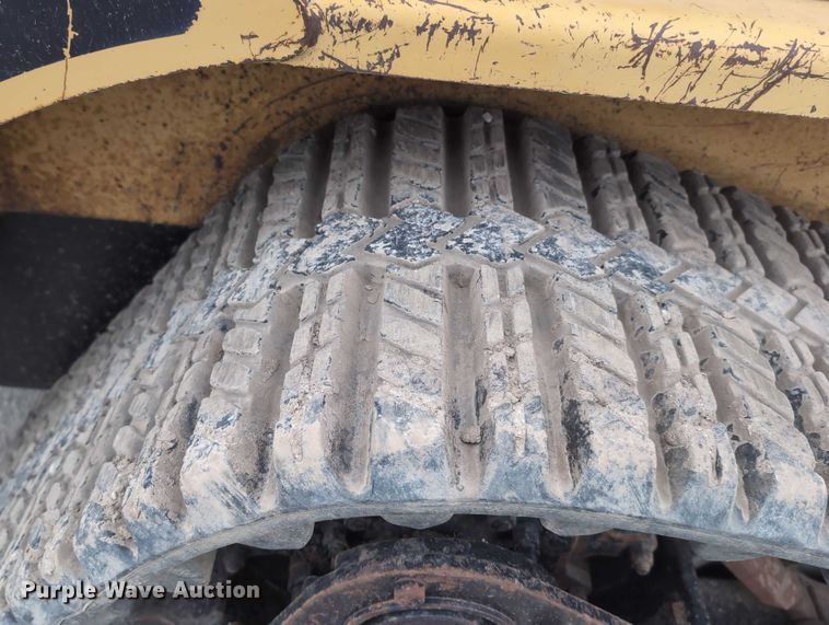 image for item EG2722 2007 Caterpillar 257B tracked skid steer loader