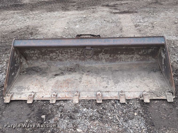 image for item EG2724 Caterpillar skid steer bucket