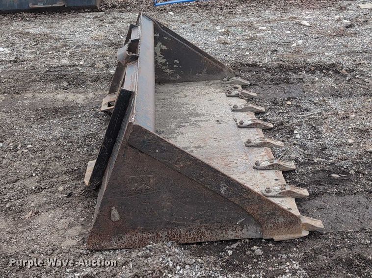 image for item EG2724 Caterpillar skid steer bucket