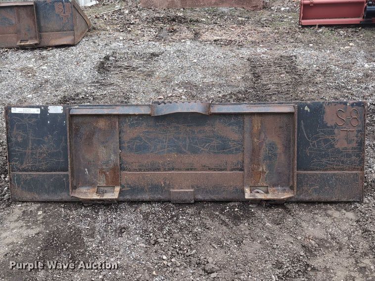 image for item EG2724 Caterpillar skid steer bucket