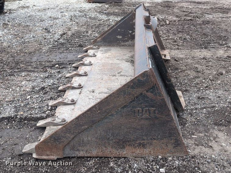 image for item EG2724 Caterpillar skid steer bucket